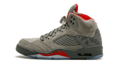 5 Retro "Camo" 136027 051